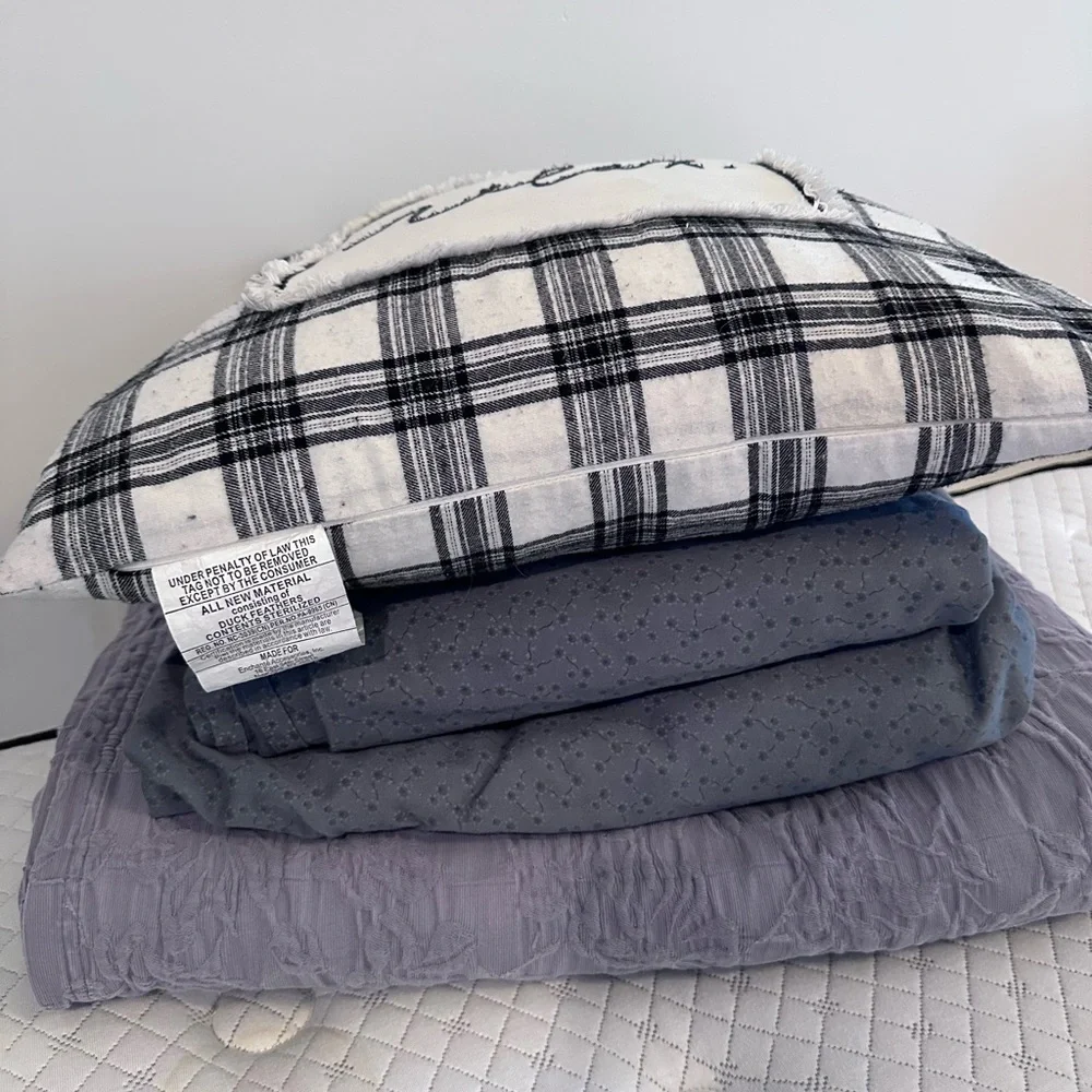 Lot Of 5 Items Calvin Klein Home Flat Sheet, Fitted Coverlet Relax Pillow Blanke